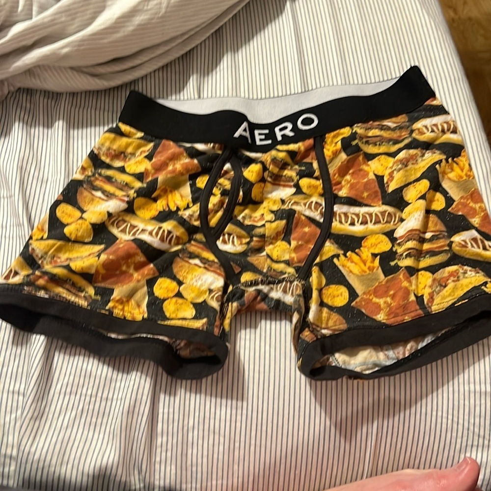 Aero briefs